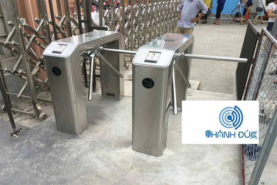 Bán Cổng Xoay 3 Càng Tại HCM